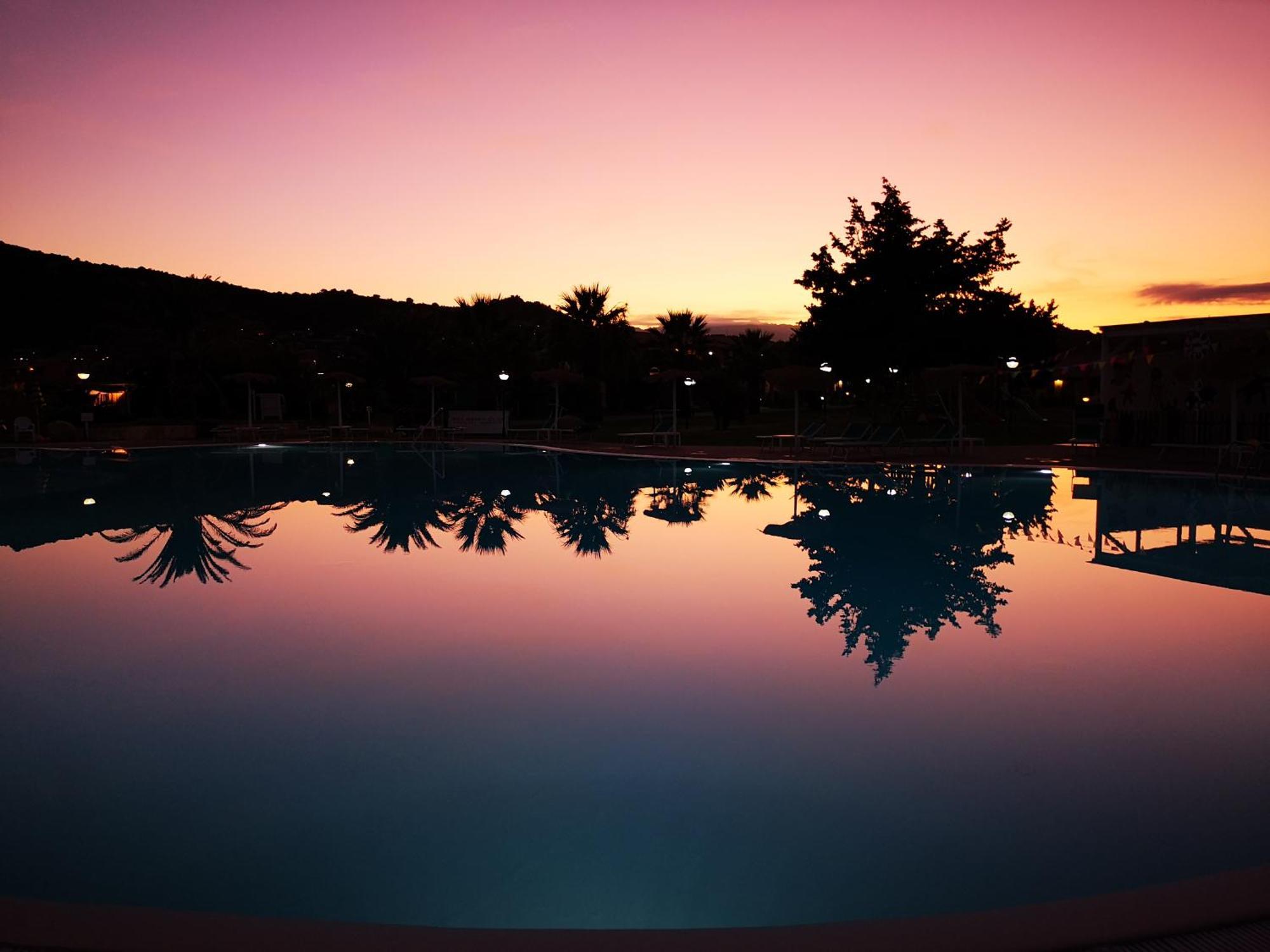 Rey Beach Club Monte Nai Exteriér fotografie