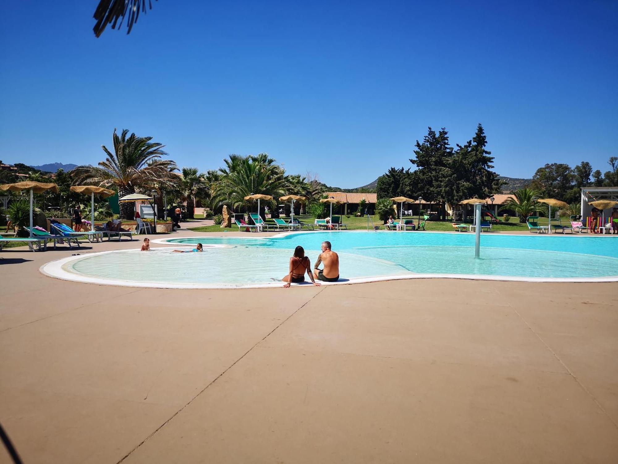 Rey Beach Club Monte Nai Exteriér fotografie