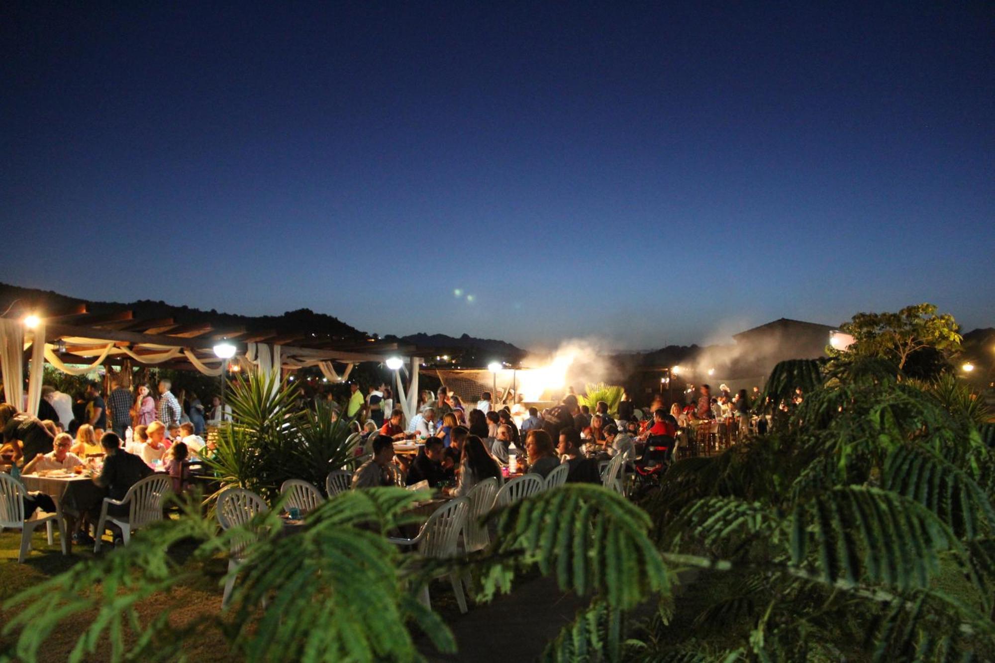 Rey Beach Club Monte Nai Exteriér fotografie