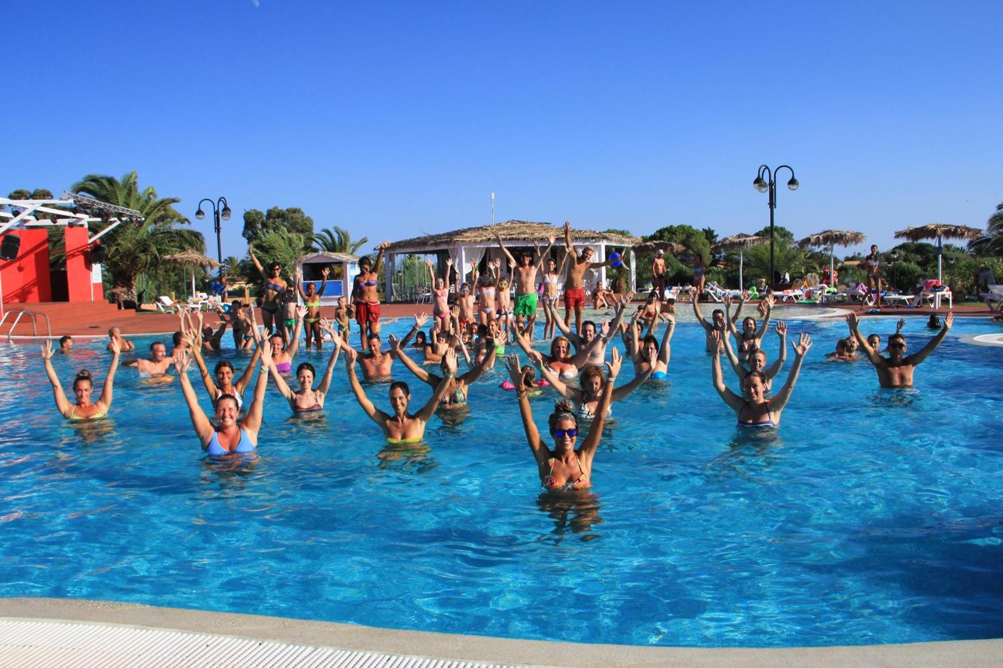 Rey Beach Club Monte Nai Exteriér fotografie